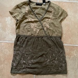 Axcess embroidered top green size M